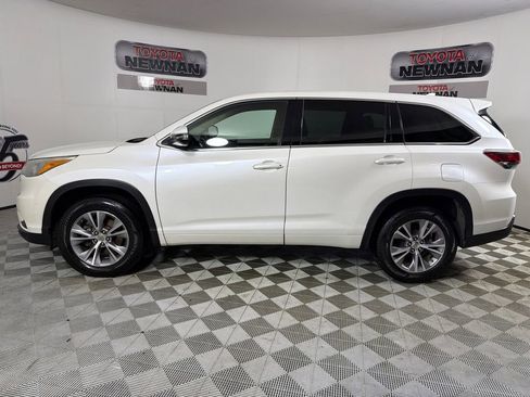 Used 2015 Toyota Highlander Plus FWD image 6