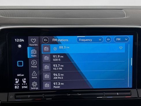 Used 2025 Volkswagen Atlas SE image 21