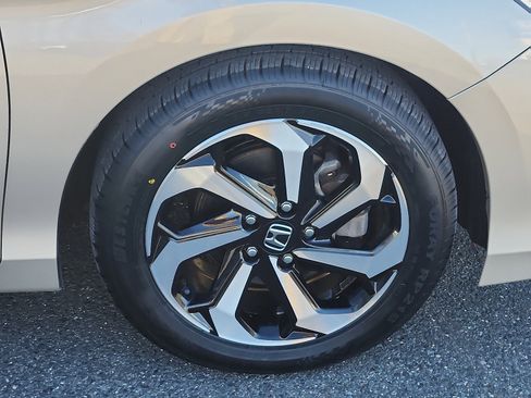 Used 2017 Honda Accord EX-L image 8