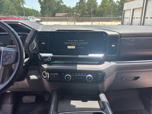 Used 2024 GMC Sierra 2500 SLT w/ SLT Premium Package AWD/4WD image 23