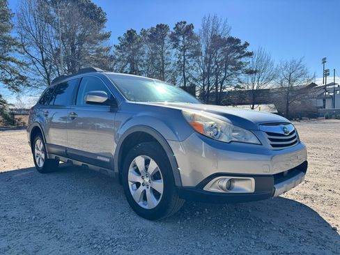 Used 2010 Subaru Outback 2.5i Limited w/ Protection Package 1A image 4