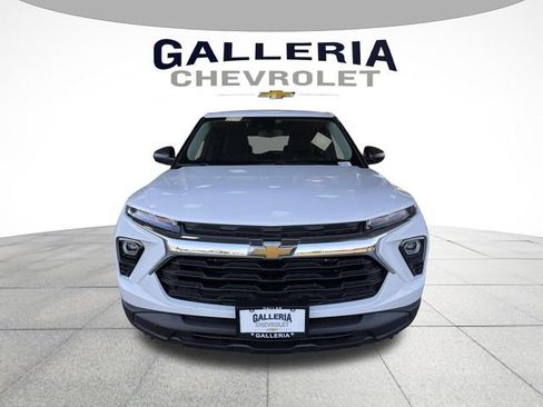 New 2026 Chevrolet TrailBlazer LS w/ LS Convenience Package FWD image 2