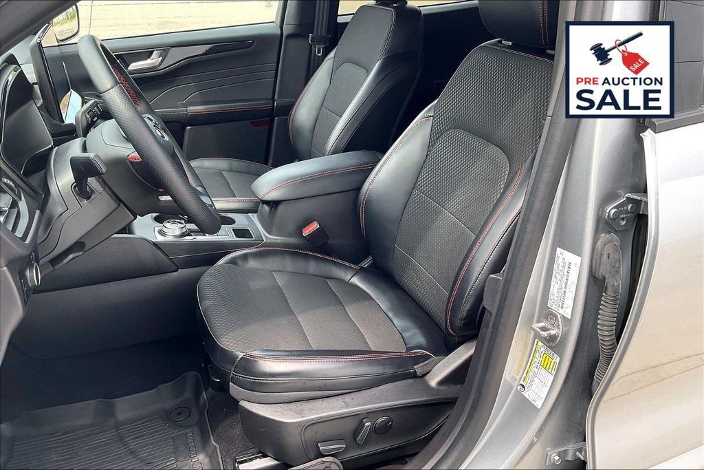 Used 2024 Ford Escape ST-Line w/ Tech Pack #1 AWD/4WD image 25