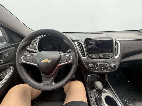 Used 2022 Chevrolet Malibu LT FWD image 15