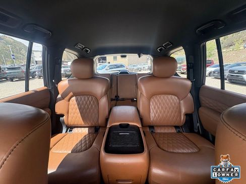 Used 2024 INFINITI QX80 Sensory AWD/4WD image 4
