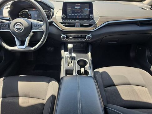 Certified 2024 Nissan Altima 2.5 SV FWD image 14