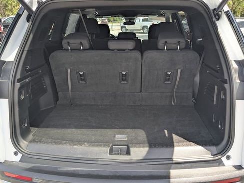 Certified 2025 GMC Acadia Elevation FWD image 7
