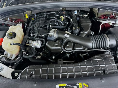 Used 2023 Jeep Grand Cherokee Altitude image 32