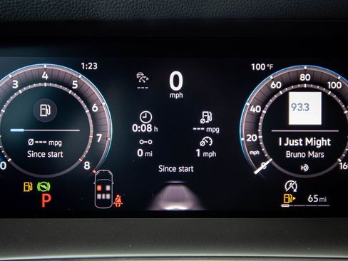 New 2026 Volkswagen Tiguan SE R-Line FWD image 40