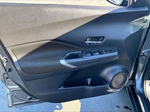 Used 2024 Nissan Kicks SV image 9