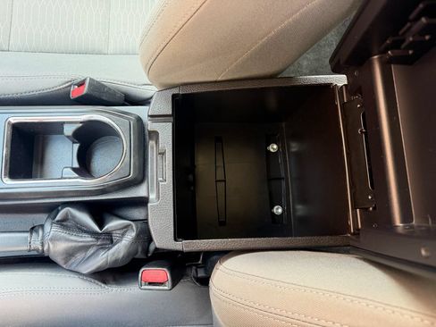 Used 2016 Toyota Tacoma SR RWD image 36