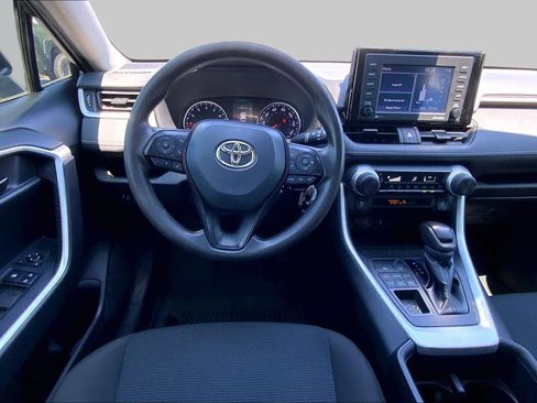 Used 2022 Toyota RAV4 LE AWD/4WD image 6