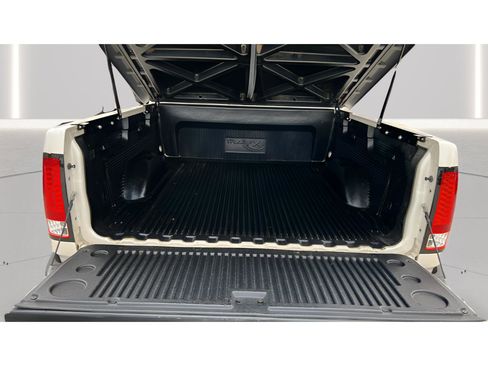 Used 2011 GMC Sierra 1500 SLE w/ SLE White Diamond Edition AWD/4WD image 19