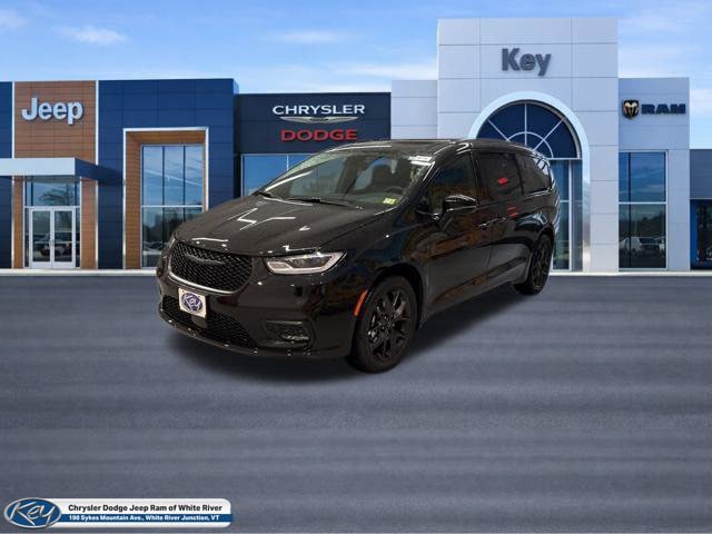 New 2026 Chrysler Pacifica Select w/ S Appearance Package FWD image 1