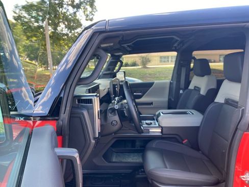 Used 2026 GMC Hummer EV SUV AWD/4WD image 9