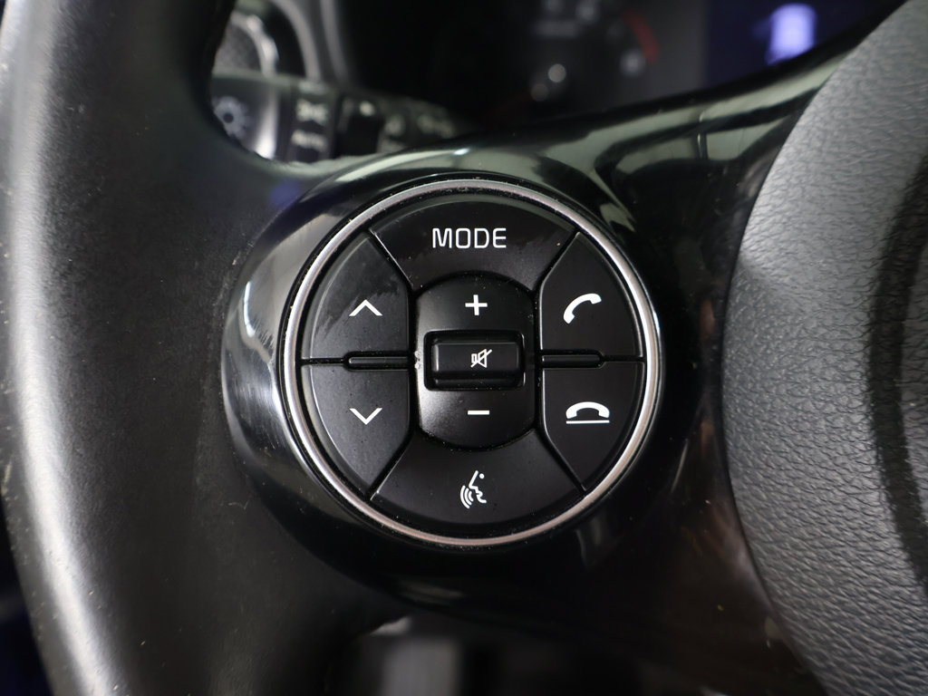 Used 2022 Kia Soul GT-Line FWD image 38