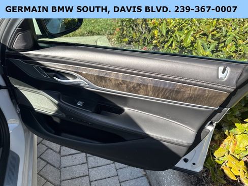 Used 2019 BMW 750i w/ Executive Package image 24