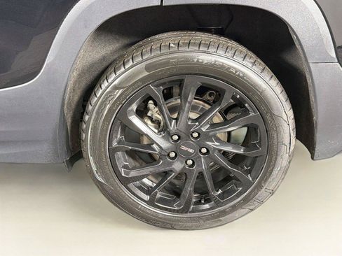 Used 2024 GMC Terrain SLE w/ Driver Convenience Package AWD/4WD image 35
