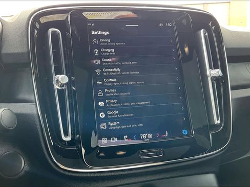 Used 2023 Volvo C40 P8 Recharge Ultimate image 39