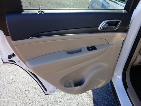 Certified 2022 Jeep Grand Cherokee Limited w/ Trailer Tow Group IV image 25