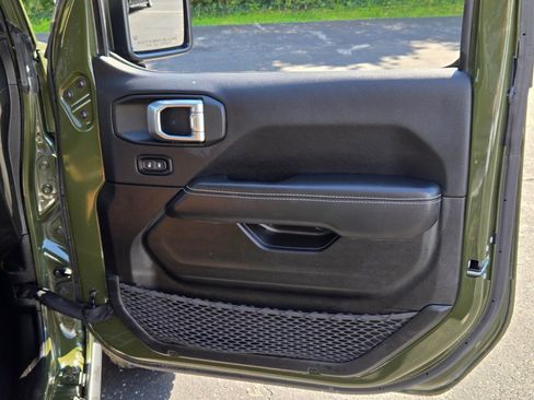 Used 2022 Jeep Wrangler Unlimited Rubicon 4xe w/ Cold Weather Group image 5