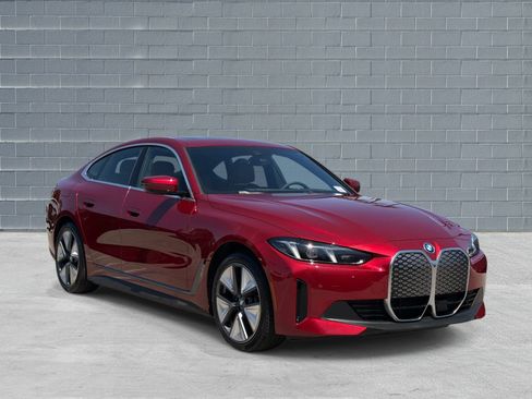 Used 2025 BMW i4 eDrive40 RWD image 1