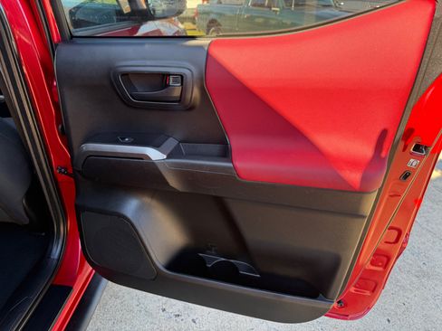 Used 2019 Toyota Tacoma SR5 image 23