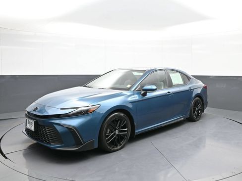 Certified 2025 Toyota Camry SE w/ Convenience Package FWD image 10