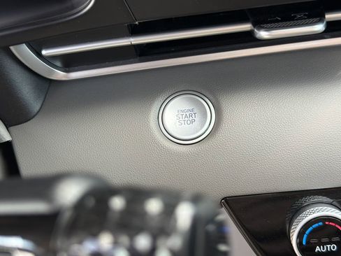 Used 2023 Hyundai Elantra SEL w/ Cargo Package FWD image 31