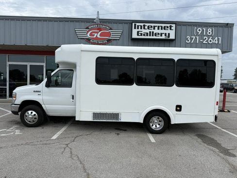Used 2015 Ford E-350 and Econoline 350 Super Duty RWD image 6