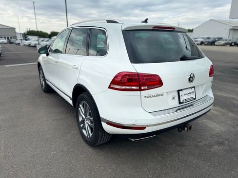 Used 2015 Volkswagen Touareg TDI AWD/4WD image 47