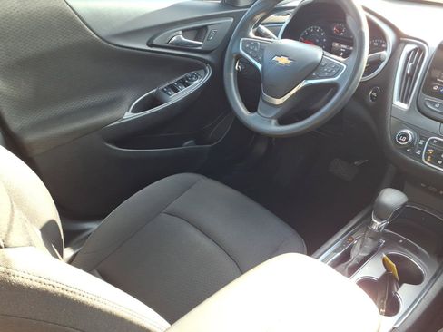 Used 2023 Chevrolet Malibu LT FWD image 17