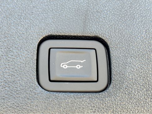 New 2025 Cadillac XT6 Luxury FWD image 26