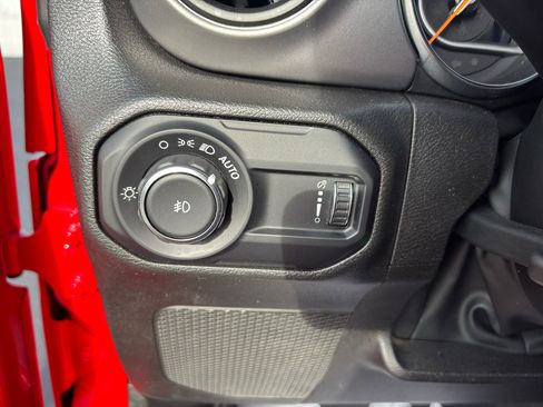 Used 2023 Jeep Wrangler Unlimited Sport image 15