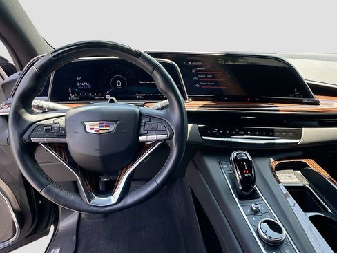 Used 2024 Cadillac Escalade ESV Premium Luxury RWD image 12