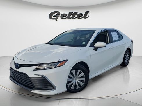 Used 2022 Toyota Camry LE FWD image 1