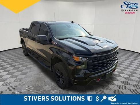 Used 2023 Chevrolet Silverado 1500 Custom Trail Boss AWD/4WD image 3