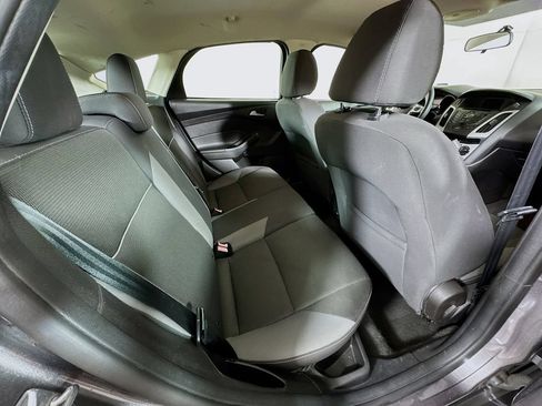 Used 2014 Ford Focus SE FWD image 22