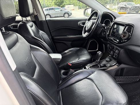 Used 2018 Jeep Compass Limited w/ Navigation Group AWD/4WD image 19