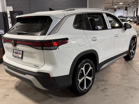 New 2026 Volkswagen Tiguan SE image 11