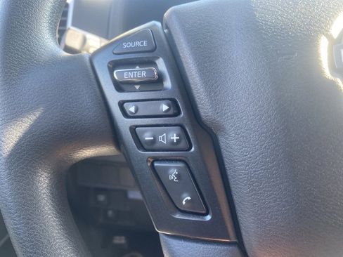 Used 2022 Nissan Frontier SV image 17