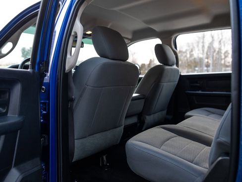 Used 2015 RAM 2500 Tradesman w/ Chrome Appearance Group image 31