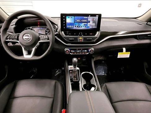 New 2025 Nissan Altima 2.5 SR w/ SR Premium Package image 5