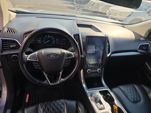 Used 2023 Ford Edge Titanium AWD/4WD image 3