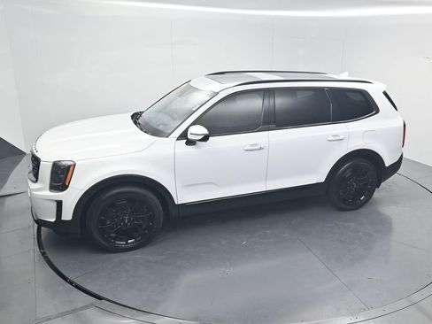 Used 2022 Kia Telluride SX w/ SX Prestige Package image 61