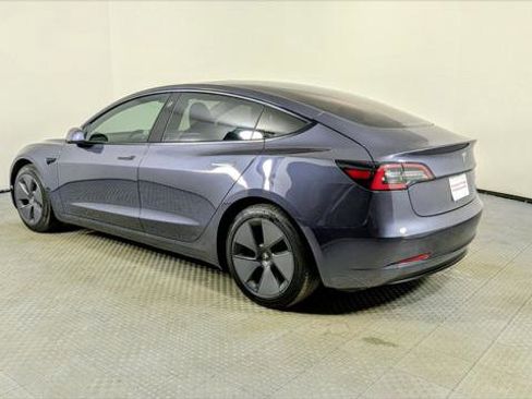Used 2021 Tesla Model 3 Standard Range Plus image 4