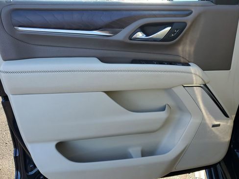 Used 2023 GMC Yukon XL Denali image 25