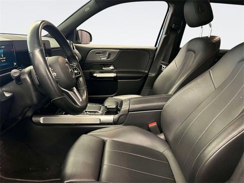 Certified 2021 Mercedes-Benz GLB 250 4MATIC image 17