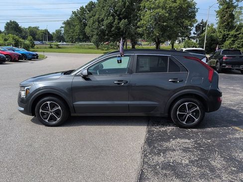 Used 2025 Kia Niro LX FWD image 4