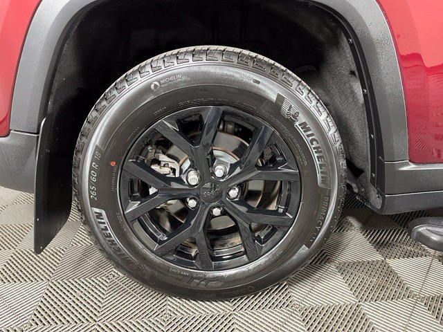 Used 2025 Jeep Grand Cherokee Altitude AWD/4WD image 12